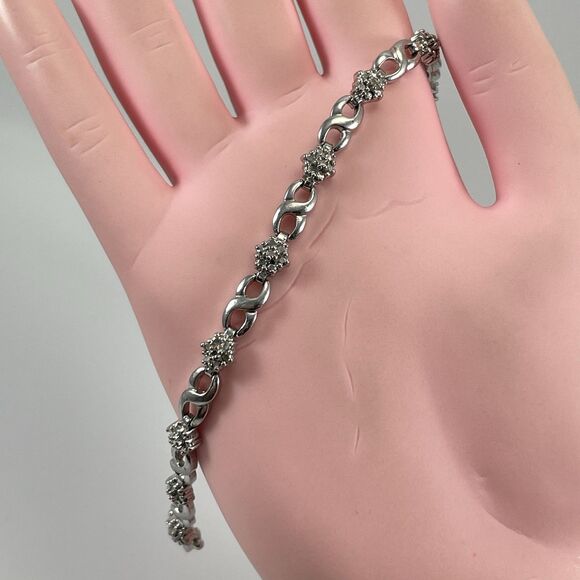 925 Sterling Silver Cubic Zirconia Flower Cluster Tennis Bracelet Timeless - Picture 7 of 7